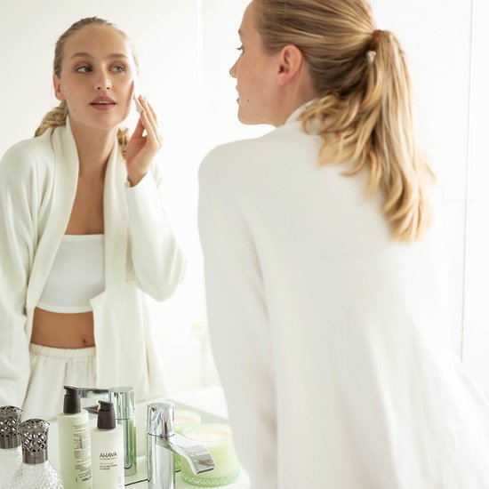 AHAVA reinigende lotion - verwijdert make-up en oogmake-up - vegan - alcohol- en parabenenvrij - 250 ml