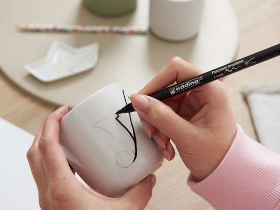 Edding 4200 porcelain brush pen set of 24 - brush nib 1-4 mm - vivid/warm/cool/family colors