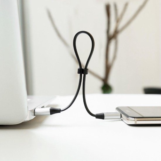 Baseus Korte Platte USB-C Kabel 23cm Zwart – USB-A naar USB-C – Oplaad- en Data Kabel 2A – Anti-Knoop - Compact - Ideaal voor Powerbanks - Zwart