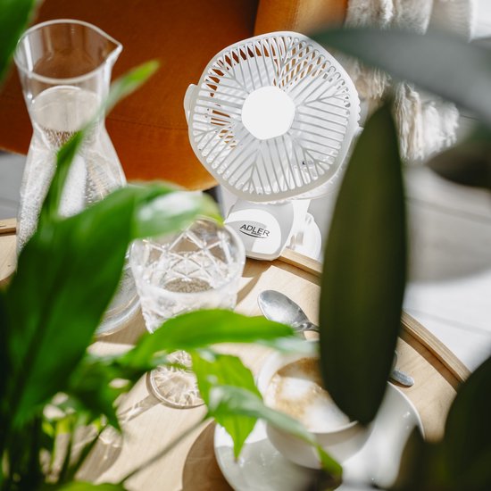 Adler AD 7335 ventilator - draagbaar met klem en LED-verlichting - 3 snelheden - oplaadbaar via USB - 6 watt - Wit
