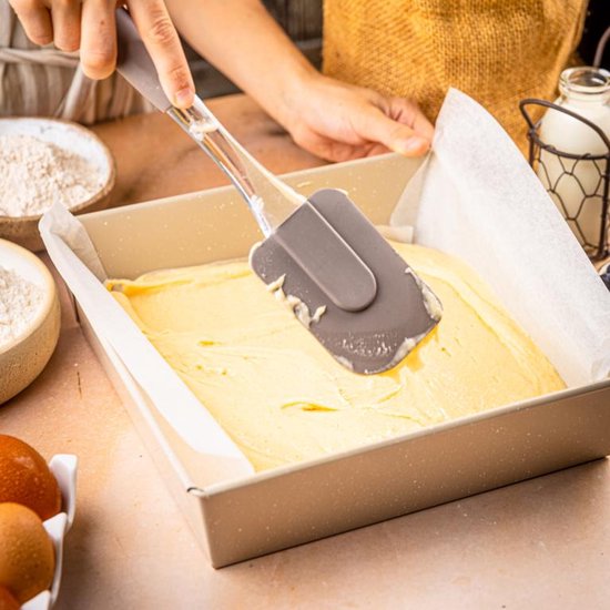 Kinghoff cakevorm - vierkant 24×24×6 cm - antiaanbaklaag - ovenbestendig tot 220°C - Beige