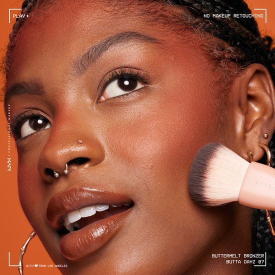 NYX Professional Makeup Buttermelt bronzer - Butta Dayz - 5 gram - Bruin
