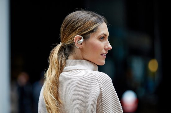 Shokz OpenFit sportkoptelefoon - open-ear - Beige