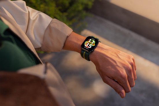 Motorola Moto Watch smartwatch - OLED - IP68 - sportief