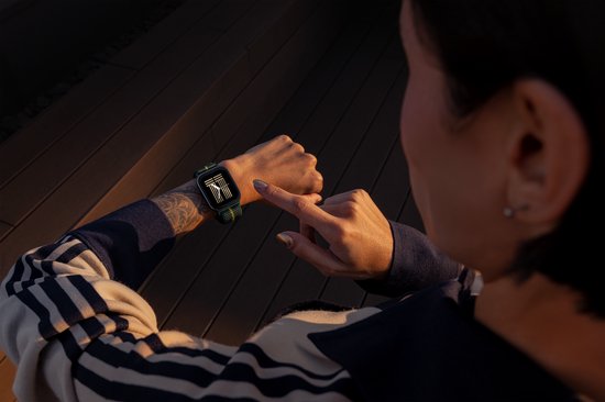 Motorola Moto Watch smartwatch - OLED - IP68 - sportief