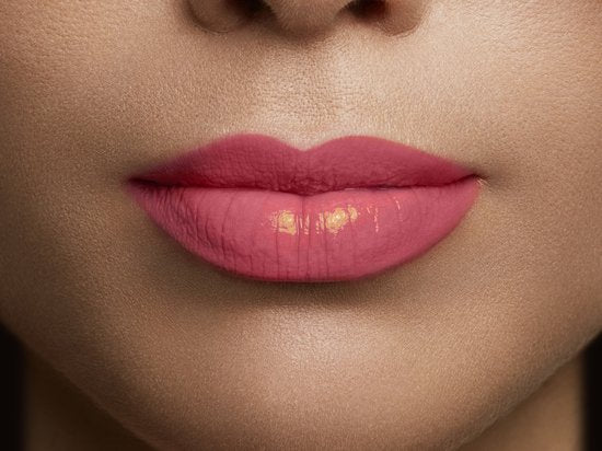 L'Oréal Paris Glow Paradise balm-in-lipstick - granaatappelextract en squalaan - 111 Pink Wonderland - Roze - 3,8 gram