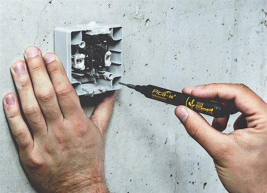 Pica 150/46 Marker - permanent deep hole - black