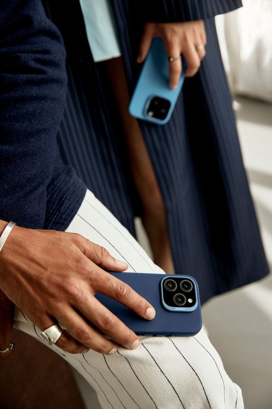 Decoded siliconen hoesje - iPhone 16 Pro MagSafe antibacterieel - Navy blauw