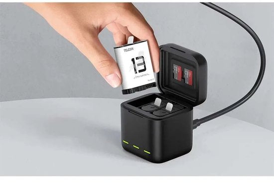 Telesin batterij oplaadbox - GoPro Hero 13 - 3 batterijen en 2 micro-SD kaarten - LED indicatie - Zwart