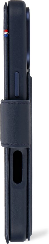 Decoded leren hoesje - geschikt voor iPhone 16 - 2-in-1 magnetisch afneembaar met pasjeshouder - ECCO leer - MagSafe - Navy blauw